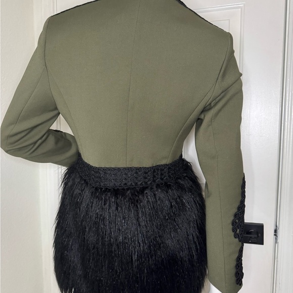 The Extreme collection military Green
Black fur jacket size 38 Unique. - Picture 13 of 17